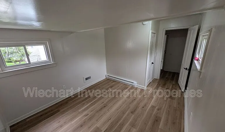 1028 W Wayne St — Photo 6