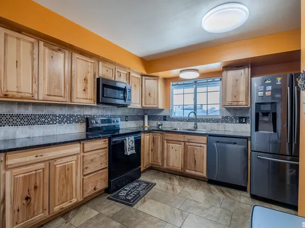 250 Galleron Way, Sparks, NV 89431