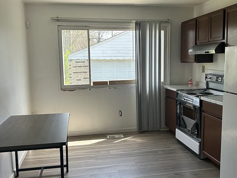 18606 Mackay St — Photo 1