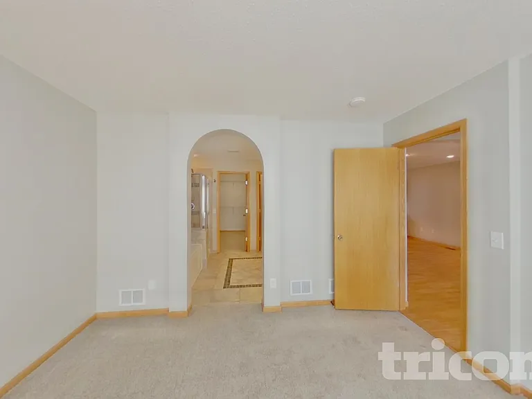 10883 Tyler Ct NE — Photo 6