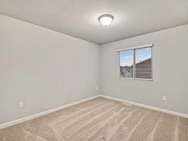 7360 Sessile Cir — Photo 10