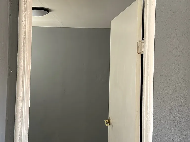 209 Laurel Ave — Photo 5