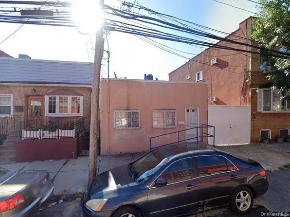 33-73 10th Street, Long Island City, NY 11106