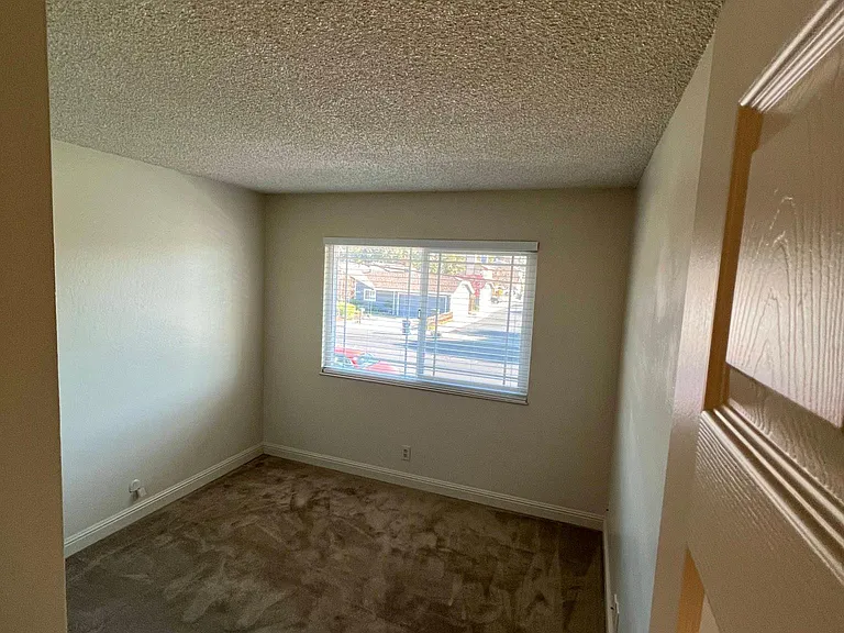 2658 College Ave #5 — Photo 8