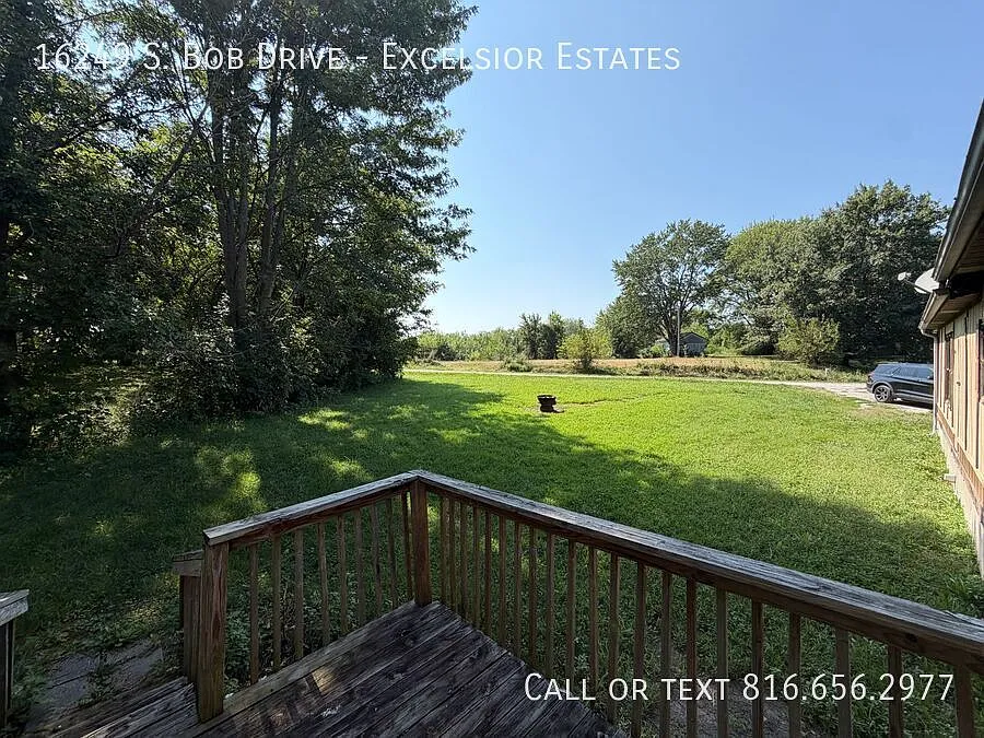 Spacious 3BR/2BA Mobile Home in Excelsior Estates Lawson, MO — Photo 4