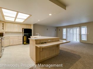 684 Oakdale Ave, Springfield, OR 97477