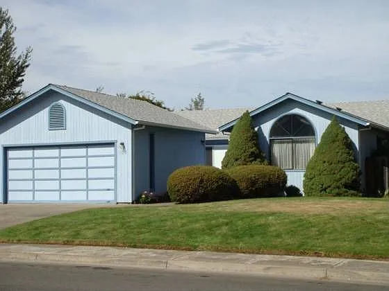 109 Ash Dr photo 1