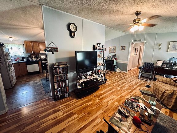 3rd image of 31111 Rich Valley Rd