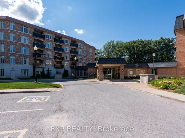 8111 Forest Glen Dr #227, Niagara Falls, ON L2H 2Y7