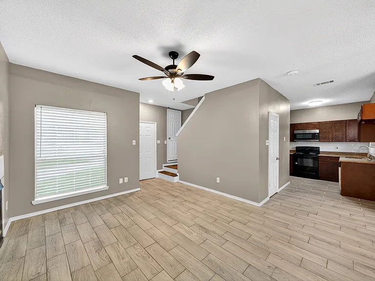 1523A Collin Dr — Photo 11