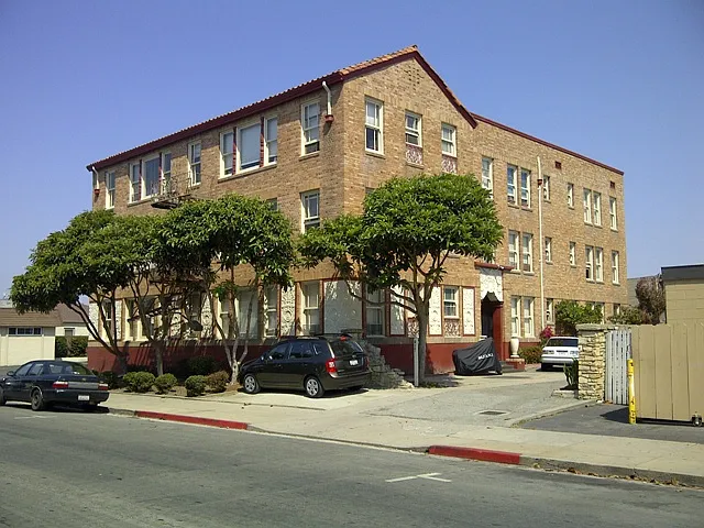 417 Lincoln Ave #303 — Photo 1