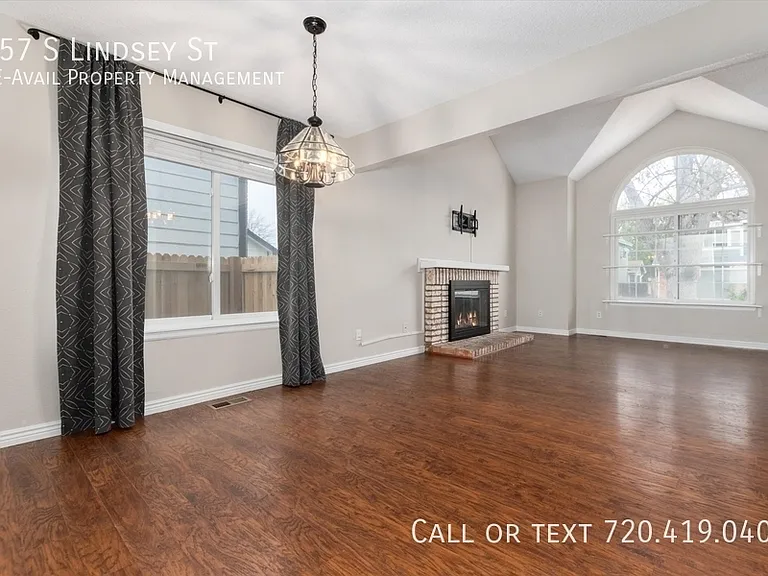 157 S Lindsey St — Photo 21