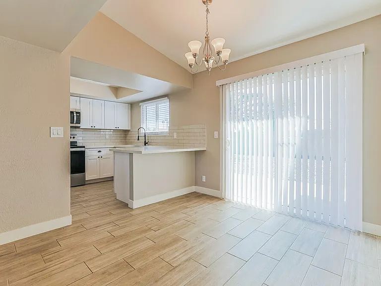 1415 N Ironwood St — Photo 9