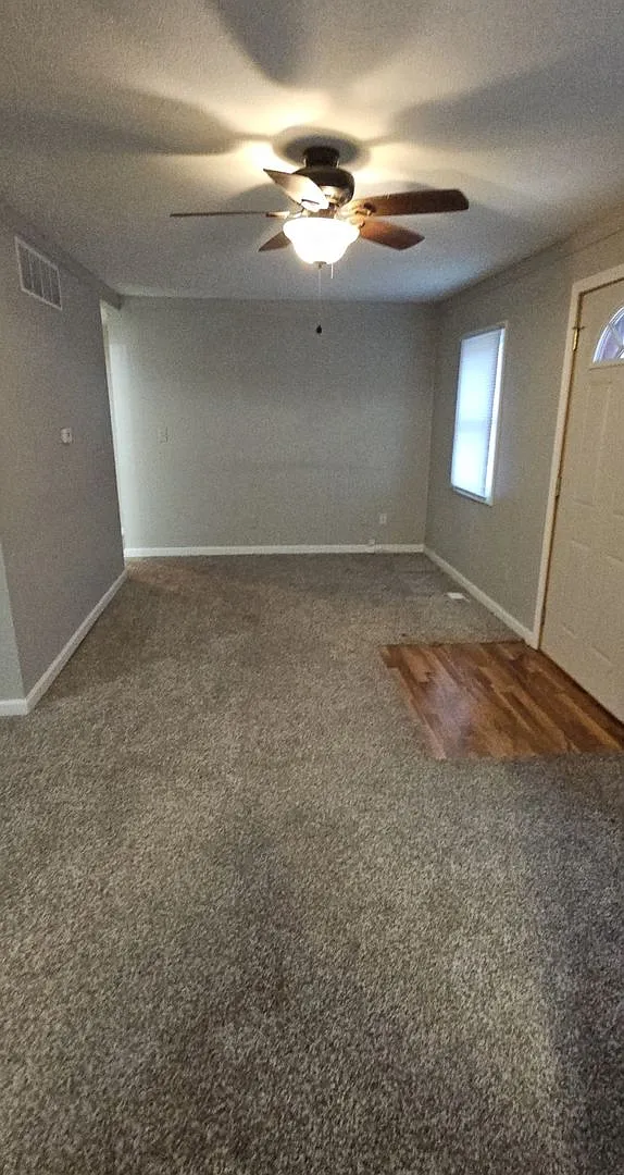 615 Harper Ave 2 bed, 1 bath — Photo 2