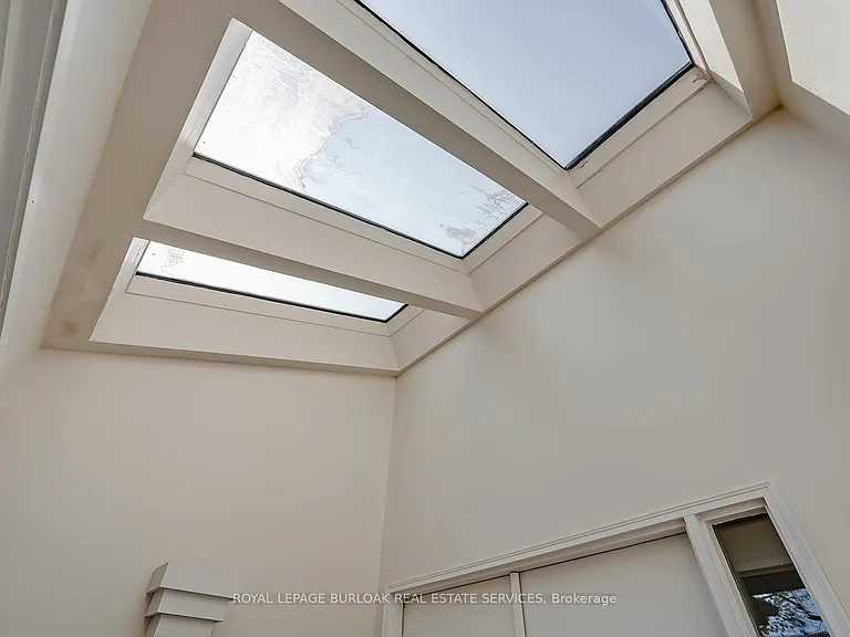 4189 Inglewood Dr — Photo 4