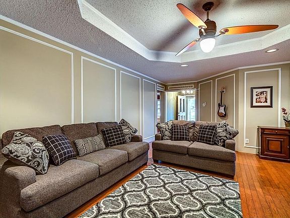 2nd image of 5214 Collingwood Dr