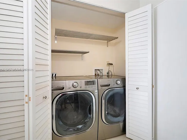 1700 NW North River Dr #804 — Photo 4
