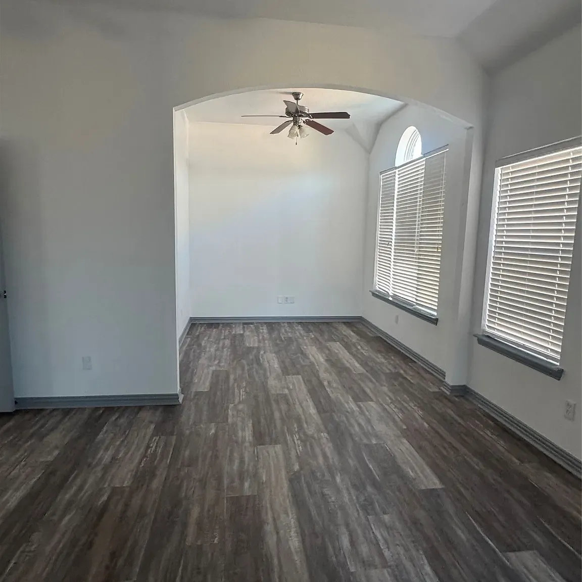 3 bed, 1954 sqft, $3,000 — Photo 1