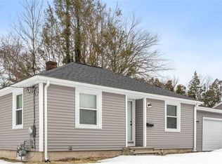 6 Seneca St, Warwick, RI 02886