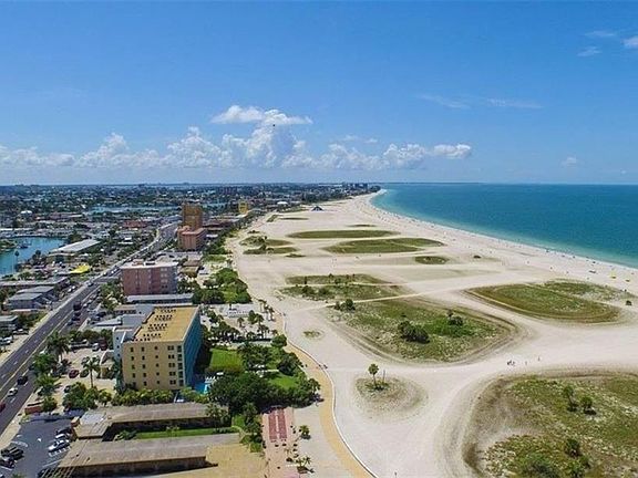 4th image of 11605 Gulf Blvd #205
