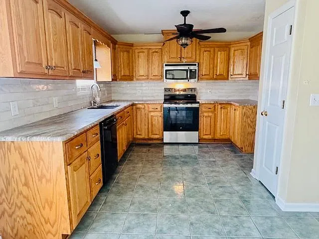 526 Alabama St — Photo 2