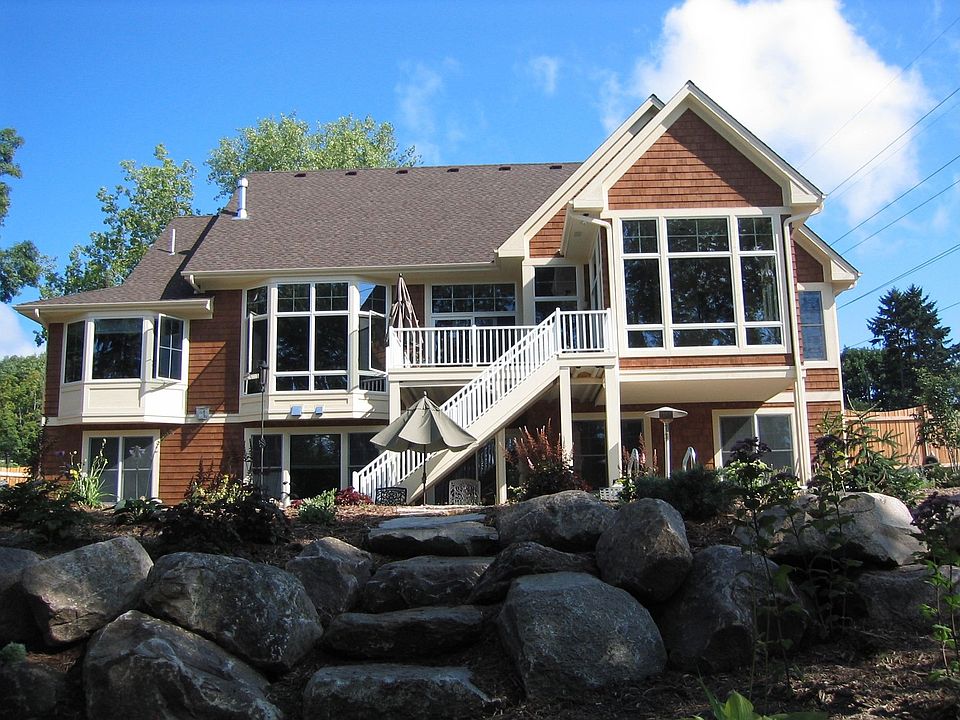 One acre private setting