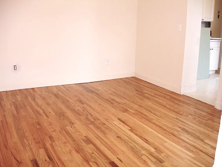 346 E 20th St #26 — Photo 3