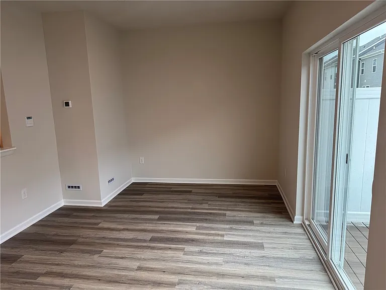 315 Alliance Dr — Photo 18