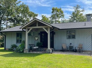 209 Hidden Ln, Franklin, NC 28734