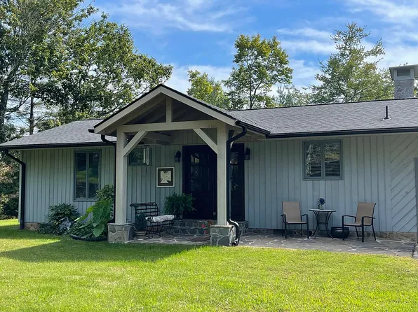 209 Hidden Ln, Franklin, NC 28734