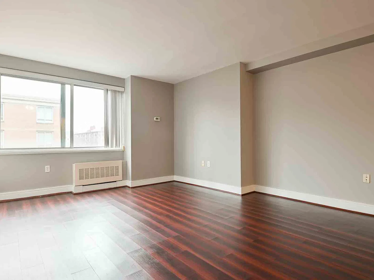 800 4th St SW Apt N411 — Photo 2