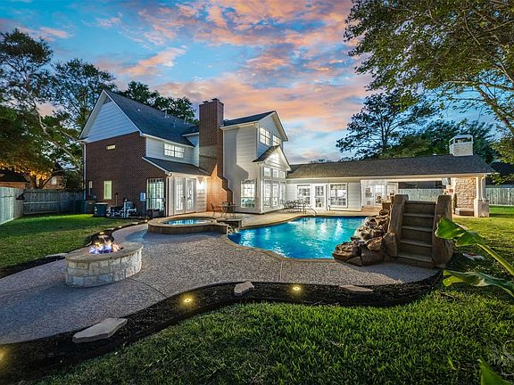 3rd image of 20414 Chateau Bend Dr