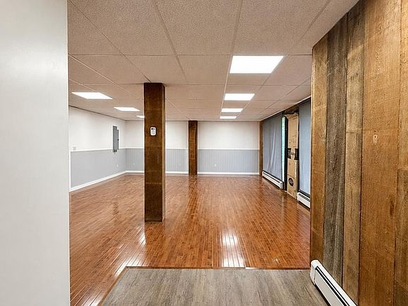 4th image of 200 Holman St