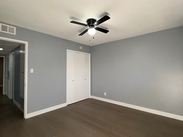 15503 Bloomfield Ave — Photo 18