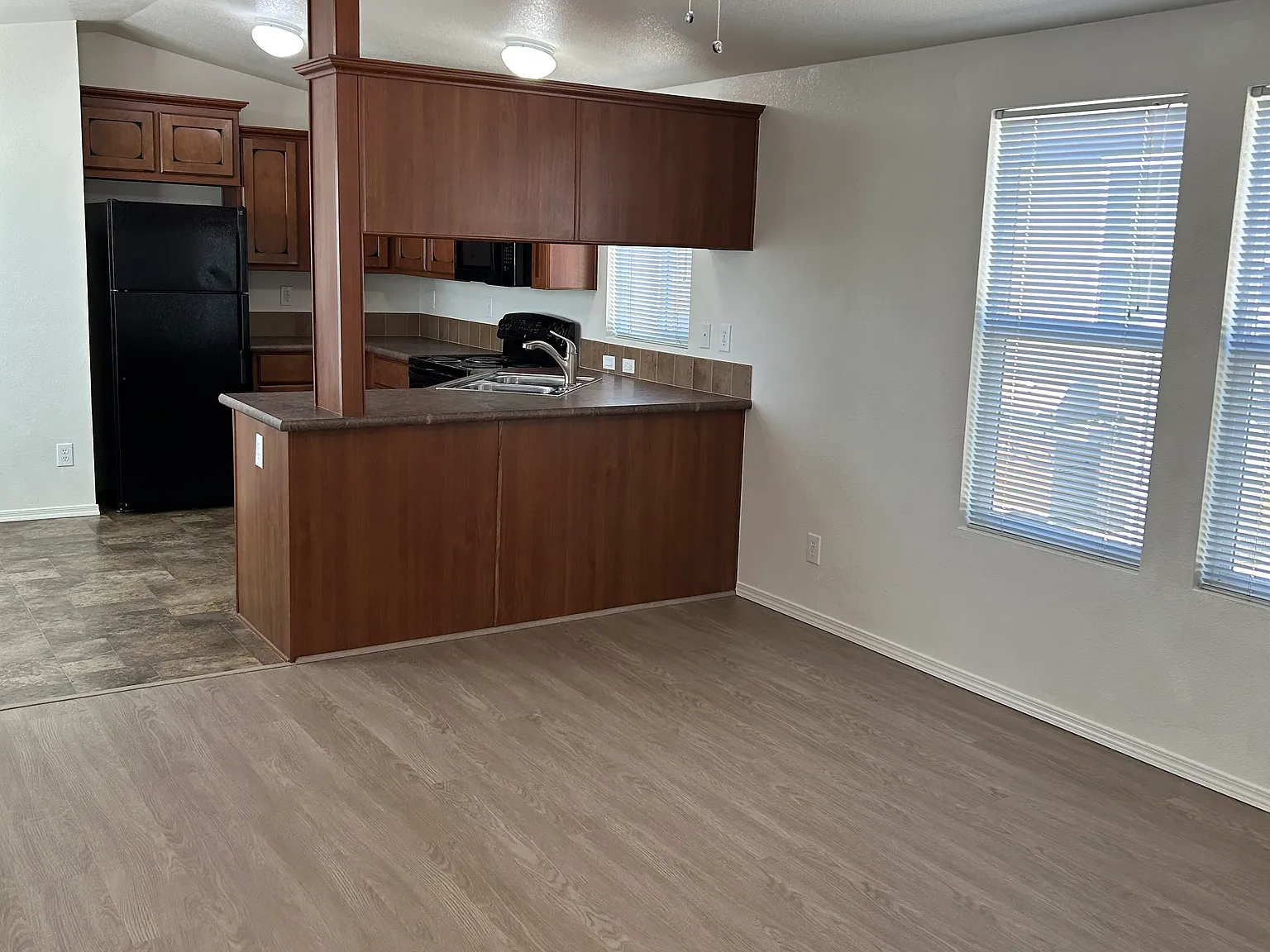 2 bed, 924 sqft, $1,750 — Photo 3