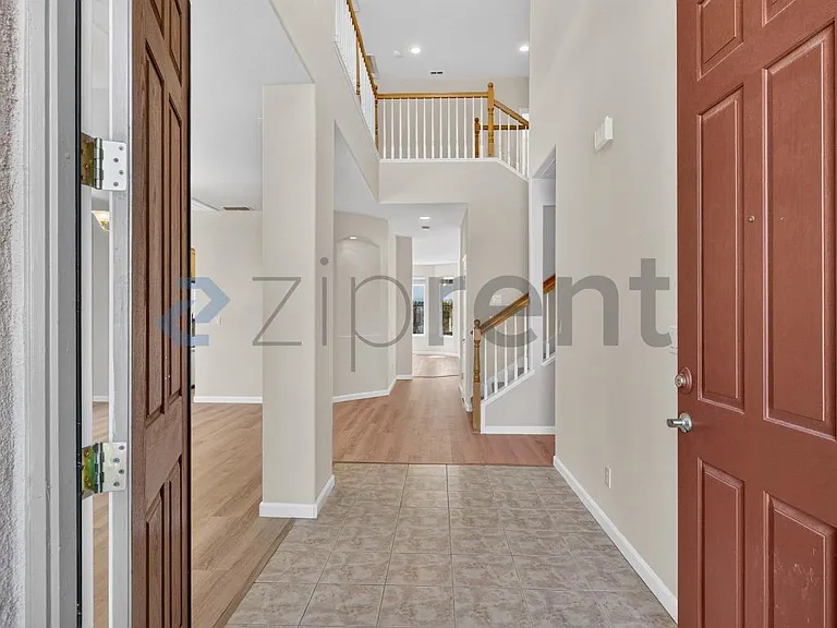 166 Barcelona Dr — Photo 4