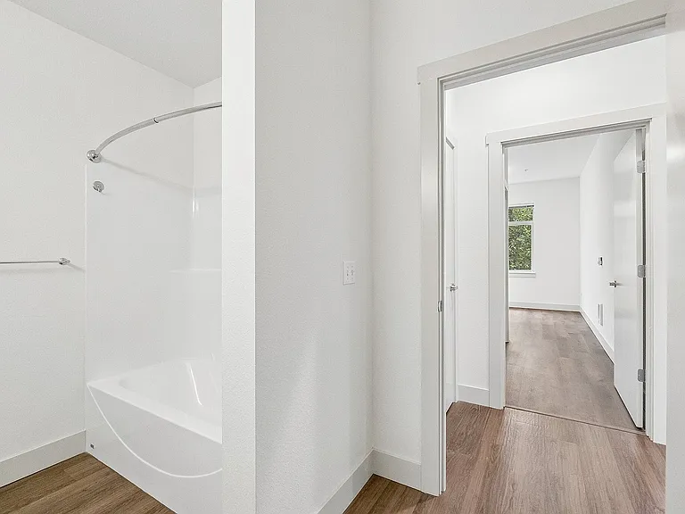 55-web-or-mls-1210 N 152nd St unit 423 Shoreline-S2606-009