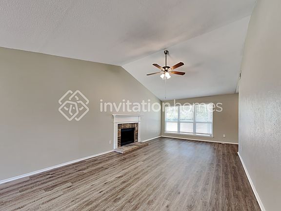 3rd image of 4609 Southlook Dr