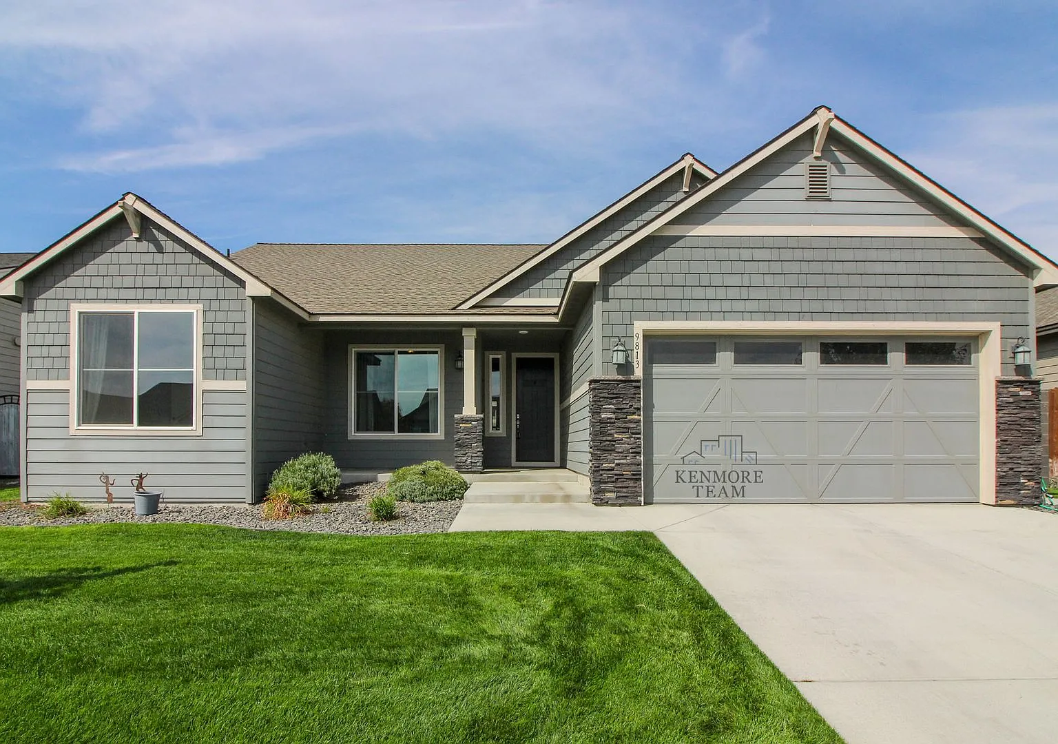 3 Bedroom, 2 Bath Home in Pasco — Photo 1