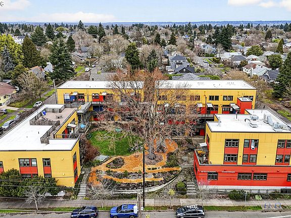 2nd image of 2525 N Killingsworth St APT 109