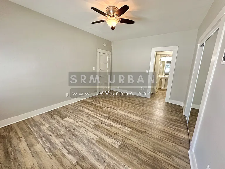 2027 Front St #6 — Photo 8