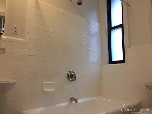 Rented by City Connections Realty | media 19