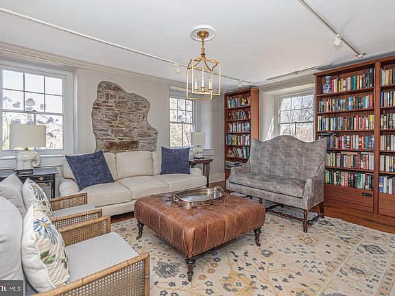 5th image of 718 Telegraph Rd