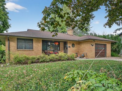 208 W Greenwood Ave, Woodstock, IL, 60098