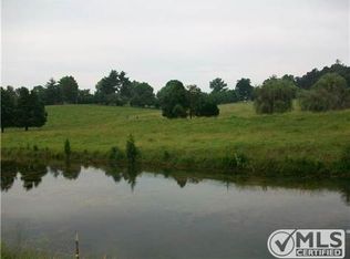 247 Loggins Rd, Burns, TN 37029