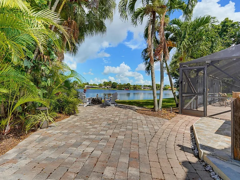 1619 Wiltshire Village Dr — Photo 42