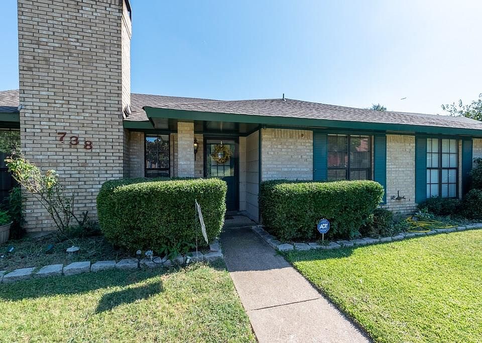 1st image of 738 Holly Oak Dr