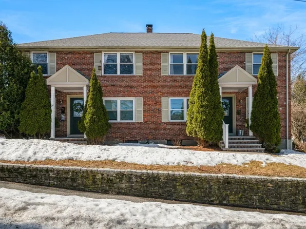 34 Gill Rd Unit 4, Waltham, MA 02453