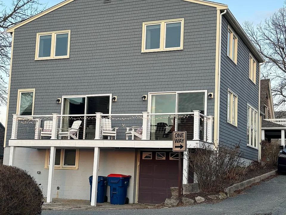 4 Myrtle St