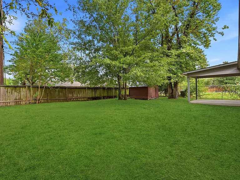 6203 Gaston St — Photo 24
